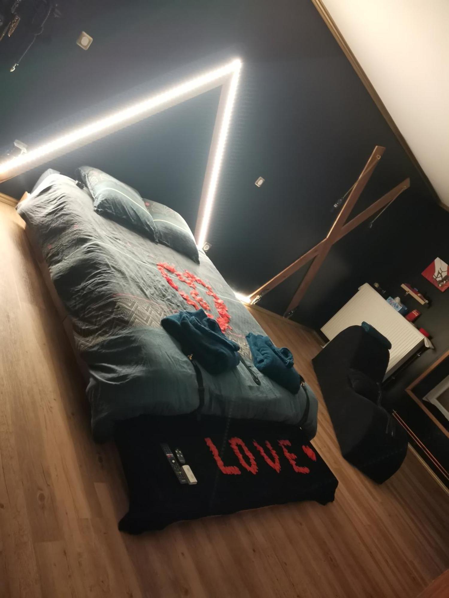 Love-Room L'Eden Du Desir Vecqueville Extérieur photo